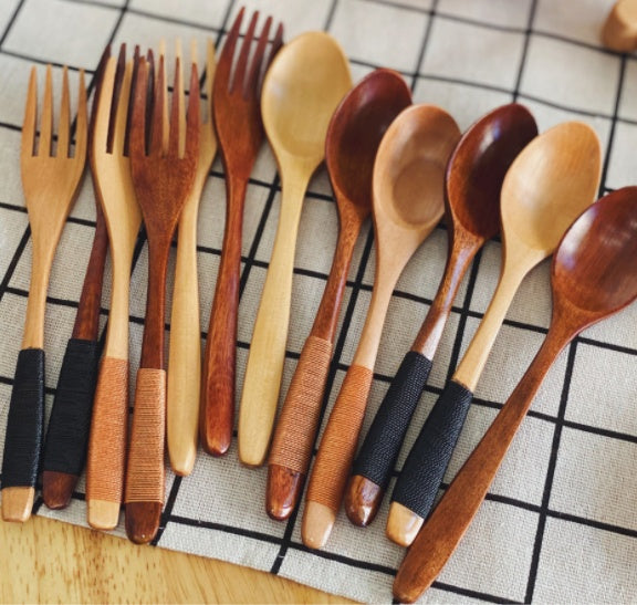 Cuillère et fourchette en bois naturel pour cuisine